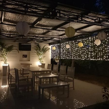 Aravli Vista Hotel Gurgaon Exterior photo