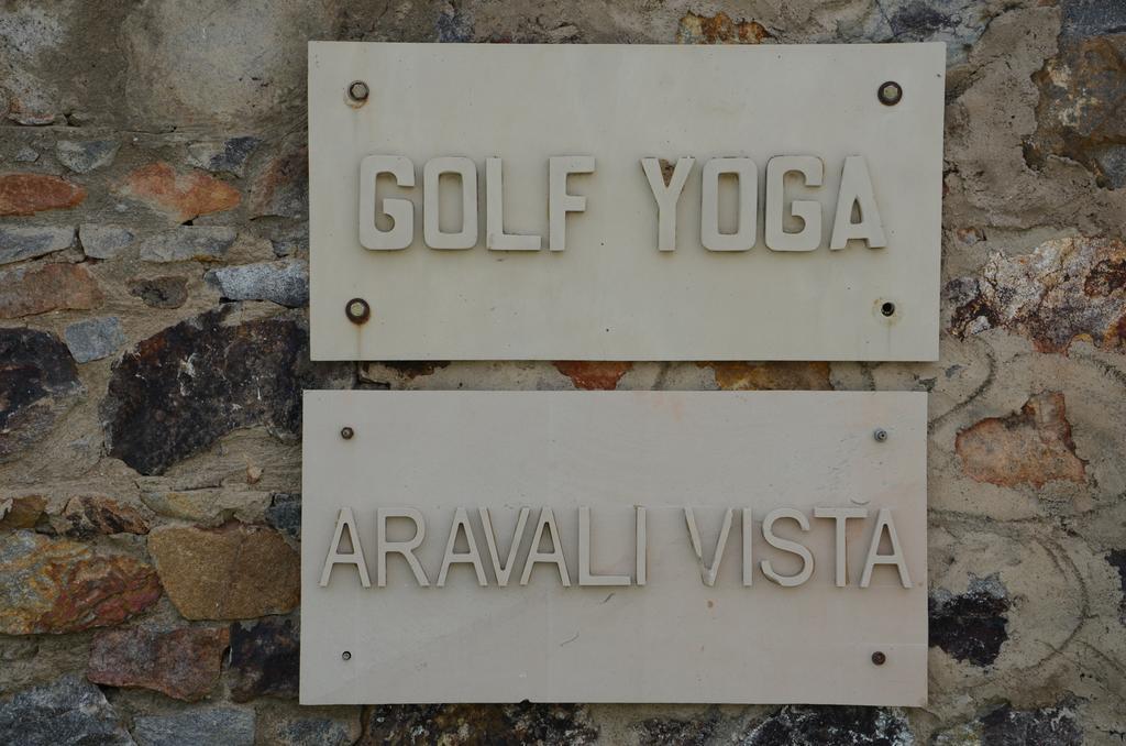 Aravli Vista Hotel Gurgaon Exterior photo